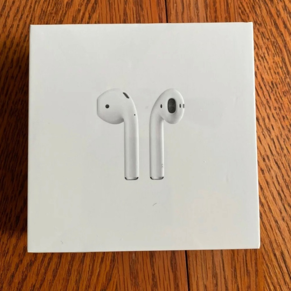 Apple AirPods 2nd Generation with Charging Case